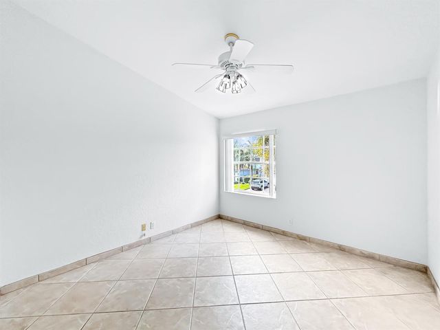 7880 Laina Lane 3, Boynton Beach, FL 33437