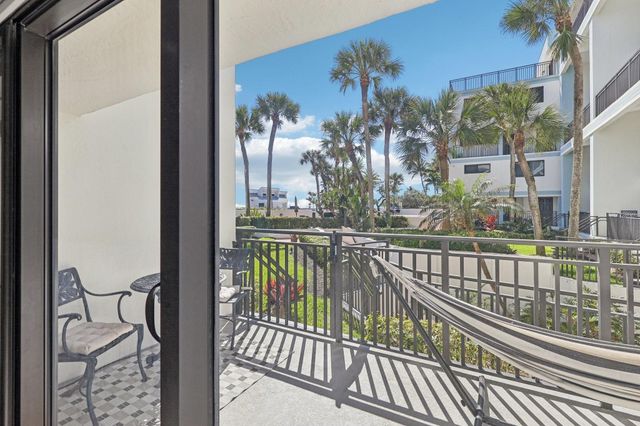 665 SE 21st Avenue 107, Deerfield Beach, FL 33441