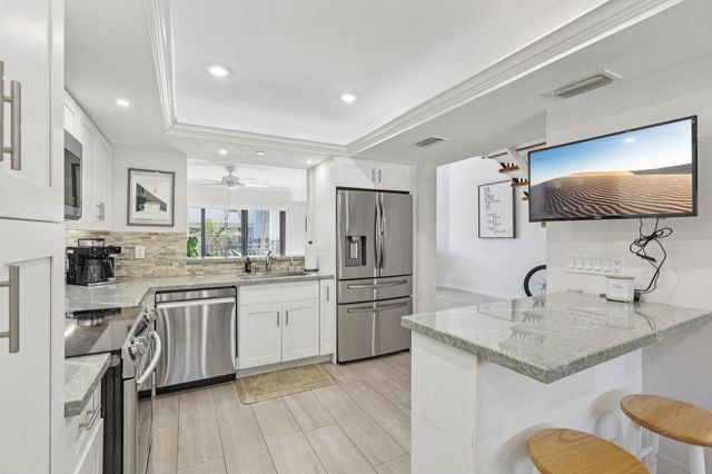 665 SE 21st Avenue 107, Deerfield Beach, FL 33441