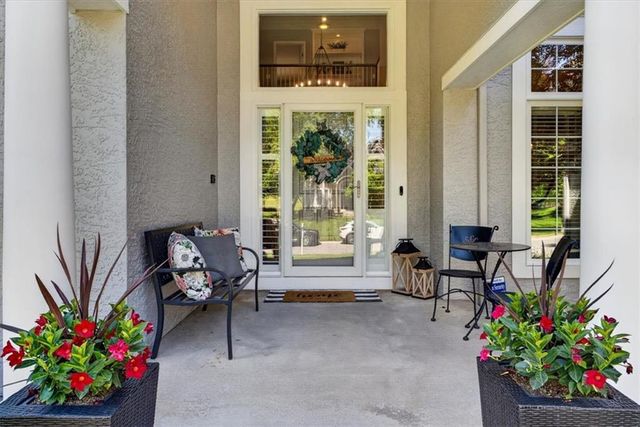9516 Cailler Drive, Lenexa, KS 66220