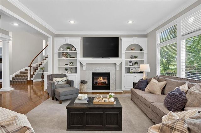 9516 Cailler Drive, Lenexa, KS 66220