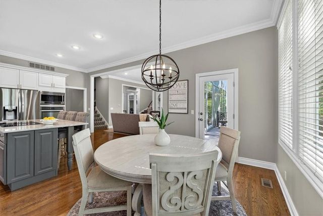 9516 Cailler Drive, Lenexa, KS 66220