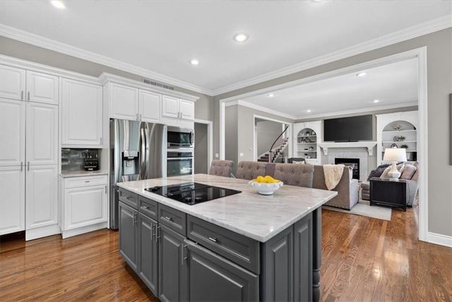 9516 Cailler Drive, Lenexa, KS 66220