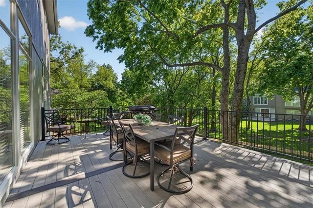 9516 Cailler Drive, Lenexa, KS 66220