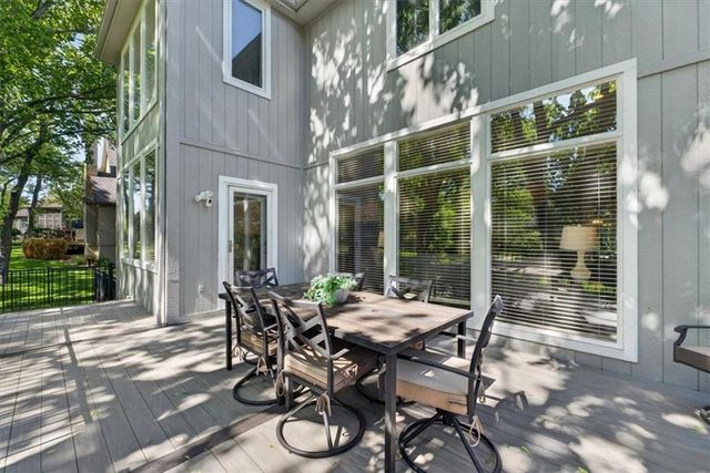 9516 Cailler Drive, Lenexa, KS 66220