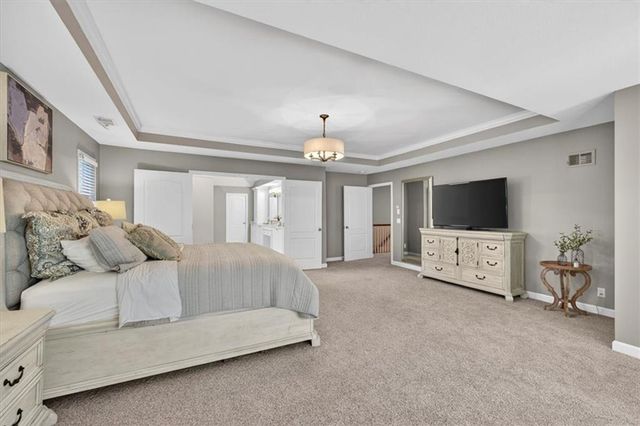 9516 Cailler Drive, Lenexa, KS 66220