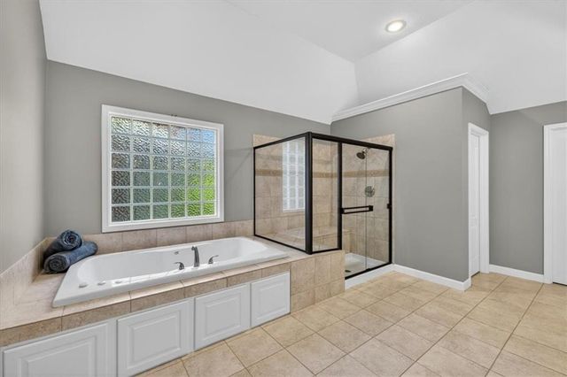 9516 Cailler Drive, Lenexa, KS 66220