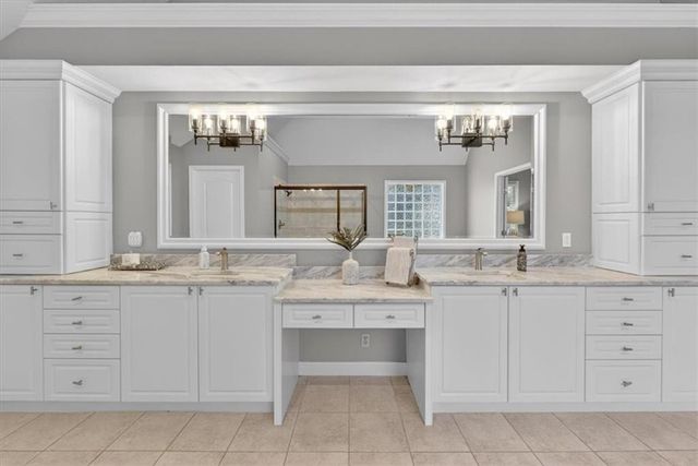 9516 Cailler Drive, Lenexa, KS 66220