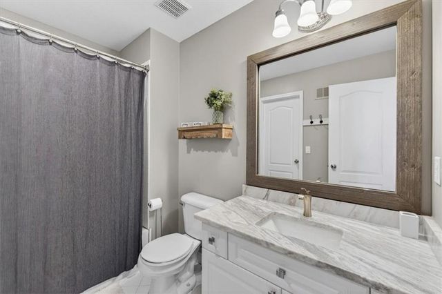9516 Cailler Drive, Lenexa, KS 66220