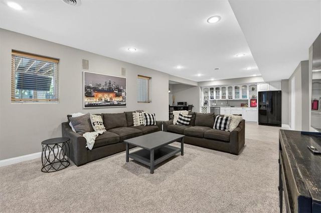 9516 Cailler Drive, Lenexa, KS 66220