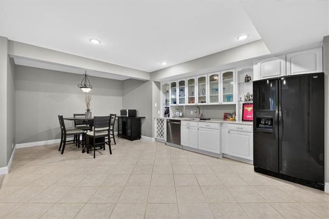 9516 Cailler Drive, Lenexa, KS 66220