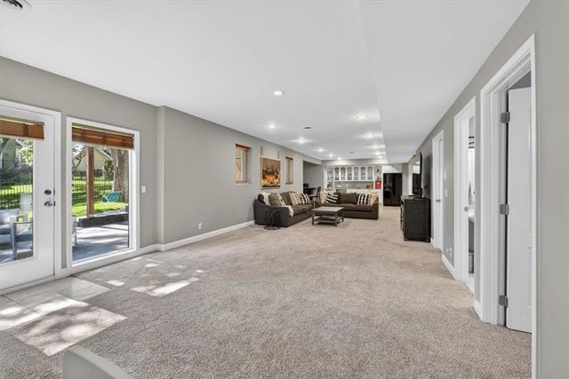 9516 Cailler Drive, Lenexa, KS 66220