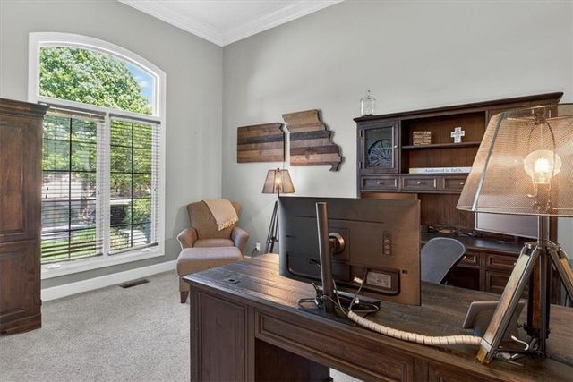9516 Cailler Drive, Lenexa, KS 66220
