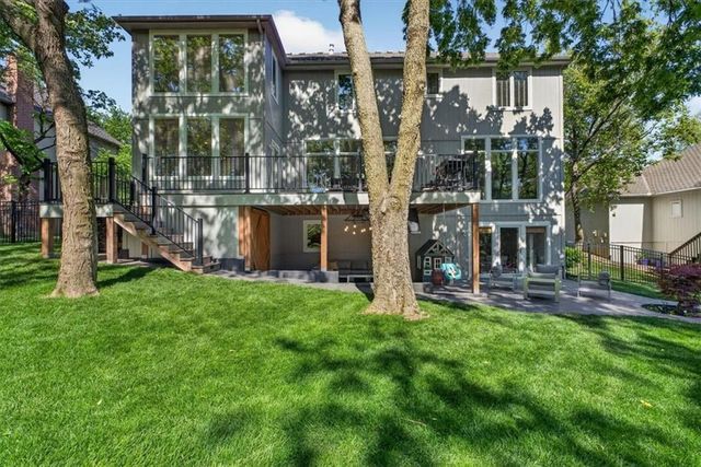 9516 Cailler Drive, Lenexa, KS 66220