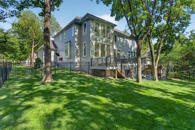 9516 Cailler Drive, Lenexa, KS 66220