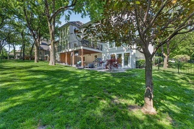 9516 Cailler Drive, Lenexa, KS 66220