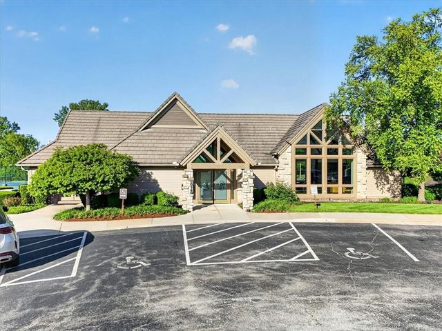9516 Cailler Drive, Lenexa, KS 66220
