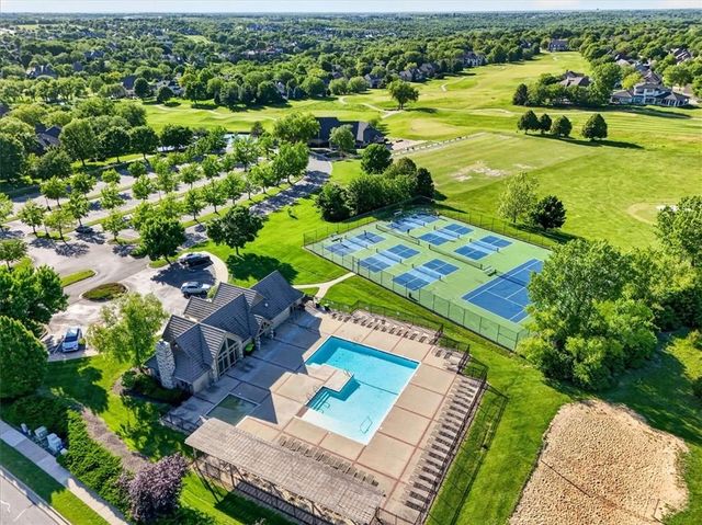 9516 Cailler Drive, Lenexa, KS 66220