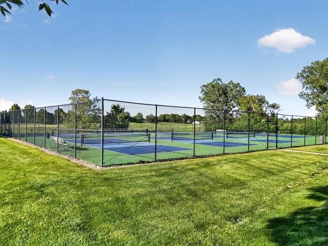 9516 Cailler Drive, Lenexa, KS 66220