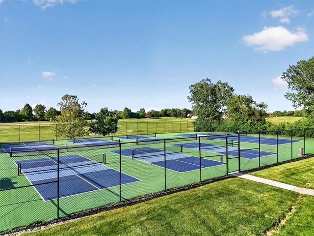 9516 Cailler Drive, Lenexa, KS 66220
