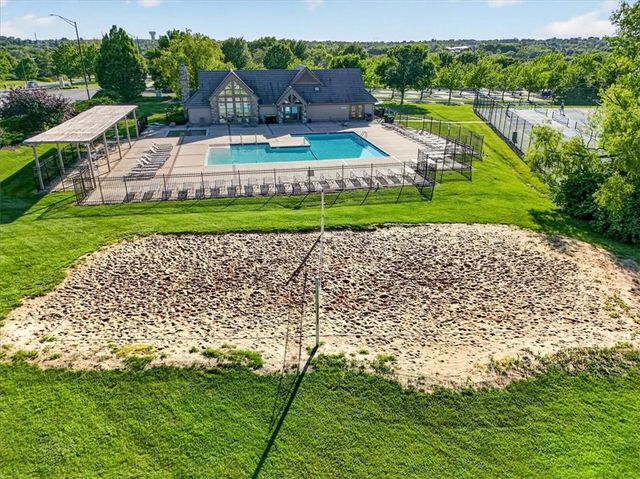 9516 Cailler Drive, Lenexa, KS 66220