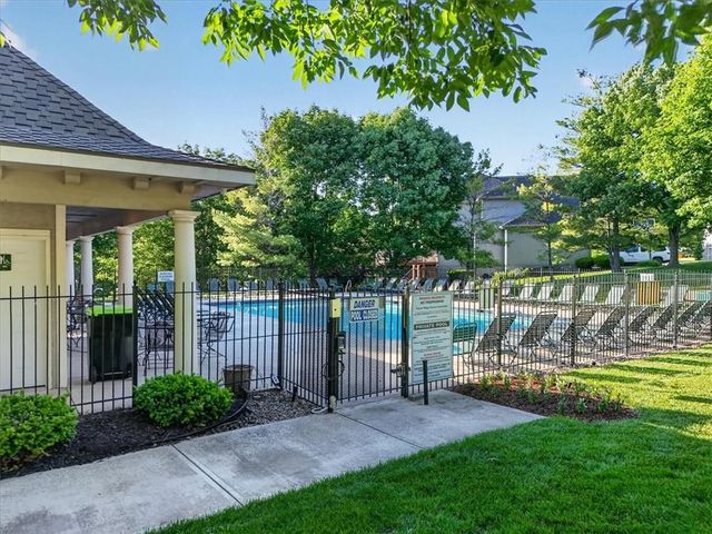 9516 Cailler Drive, Lenexa, KS 66220