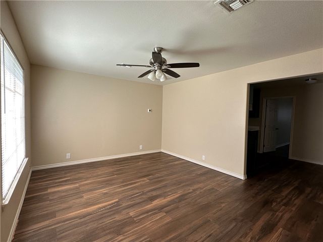 1906 Roslyn St, Corpus Christi, TX 78416