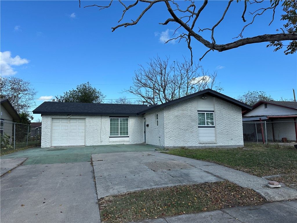 1906 Roslyn St, Corpus Christi, TX 78416