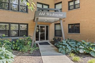 444 Washington Boulevard 207, Oak Park, IL 60302