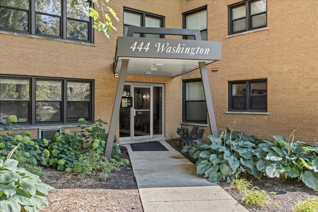 444 Washington Boulevard 207, Oak Park, IL 60302