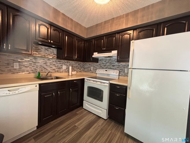 44 Candlewood Drive 44, South Windsor, CT 06074