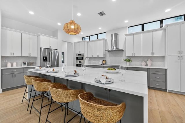 4527 26TH AVENUE S, St Petersburg, FL 33711