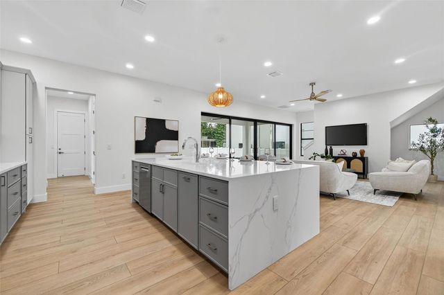 4527 26TH AVENUE S, St Petersburg, FL 33711