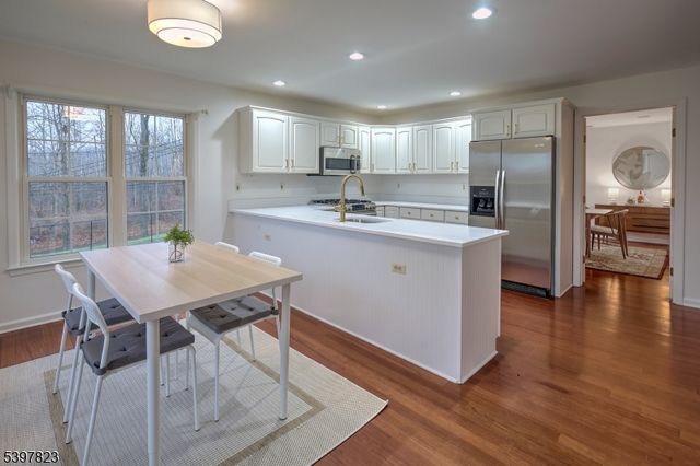 1 Dogwood Dr, Mendham Twp., NJ 07960