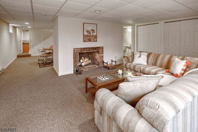 1 Dogwood Dr, Mendham Twp., NJ 07960