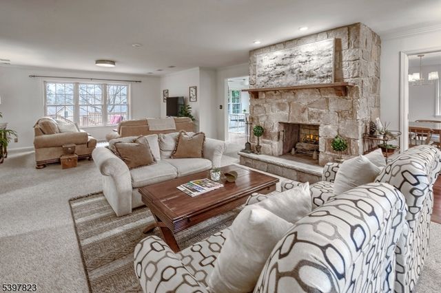 1 Dogwood Dr, Mendham Twp., NJ 07960