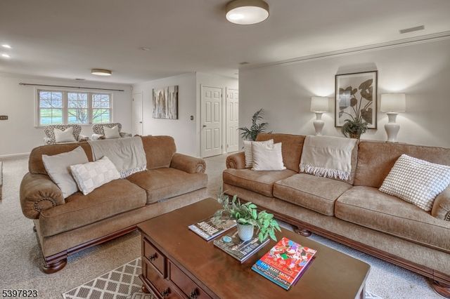 1 Dogwood Dr, Mendham Twp., NJ 07960