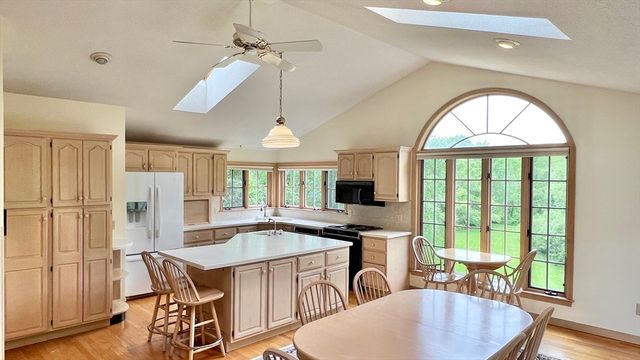 34 Leahey Ave, South Hadley, MA 01075