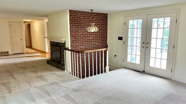 34 Leahey Ave, South Hadley, MA 01075