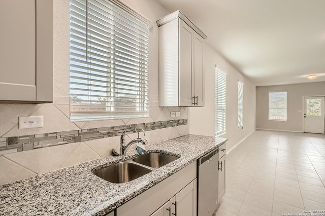 11107 Hilltop Barn, San Antonio, TX 78254