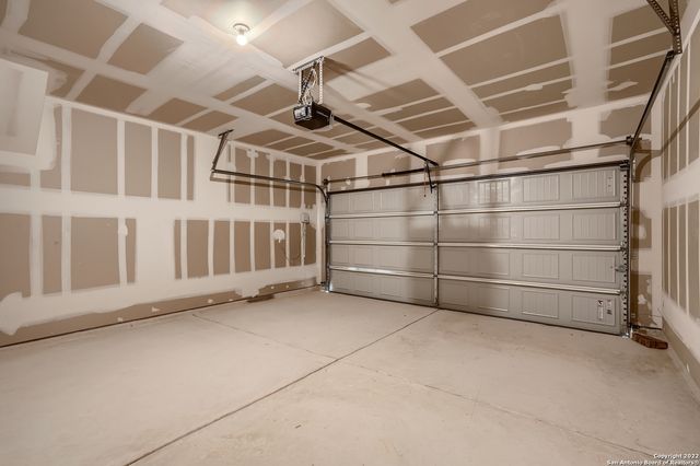 11107 Hilltop Barn, San Antonio, TX 78254