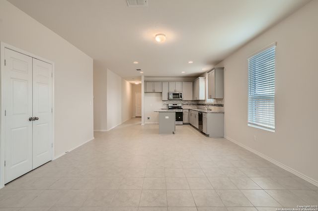 11107 Hilltop Barn, San Antonio, TX 78254