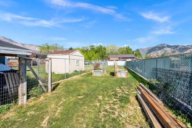 547 W 2550 N, Harrisville, UT 84414
