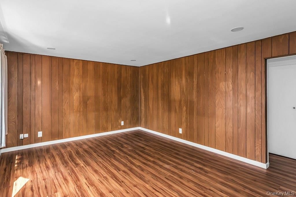 74 Bette Road, East Meadow, NY 11554 — photo 4