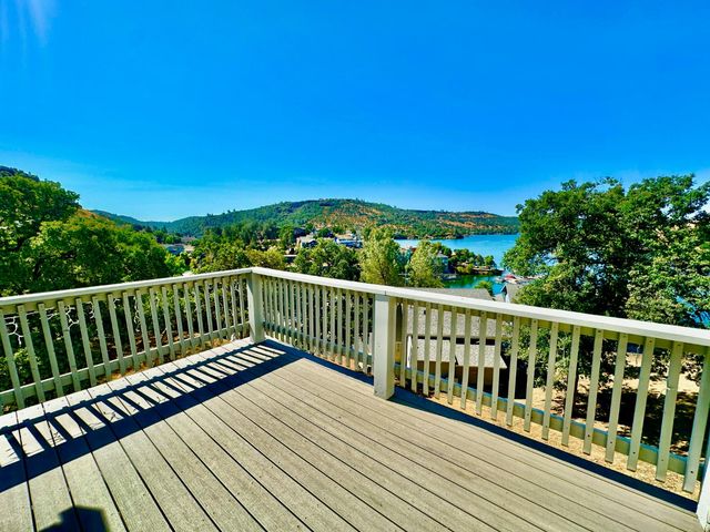 454 Hilltop Estates Dr, Copperopolis, CA 95228