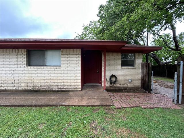 1913 Pine Tree Drive B, Bryan, TX 77802