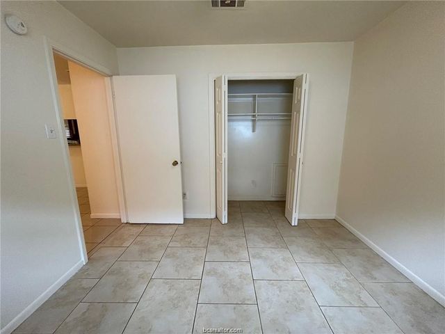 1913 Pine Tree Drive B, Bryan, TX 77802