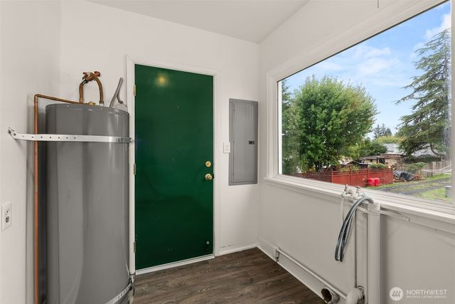 720 Washington Avenue, Raymond, WA 98577