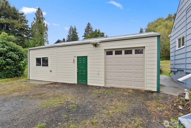 720 Washington Avenue, Raymond, WA 98577