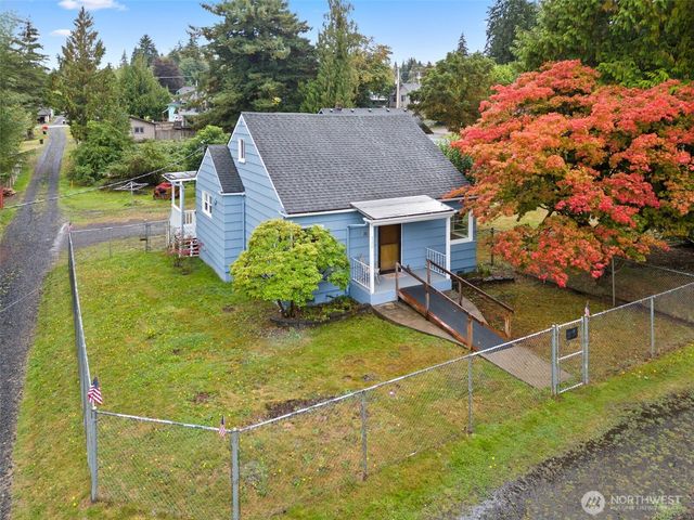720 Washington Avenue, Raymond, WA 98577